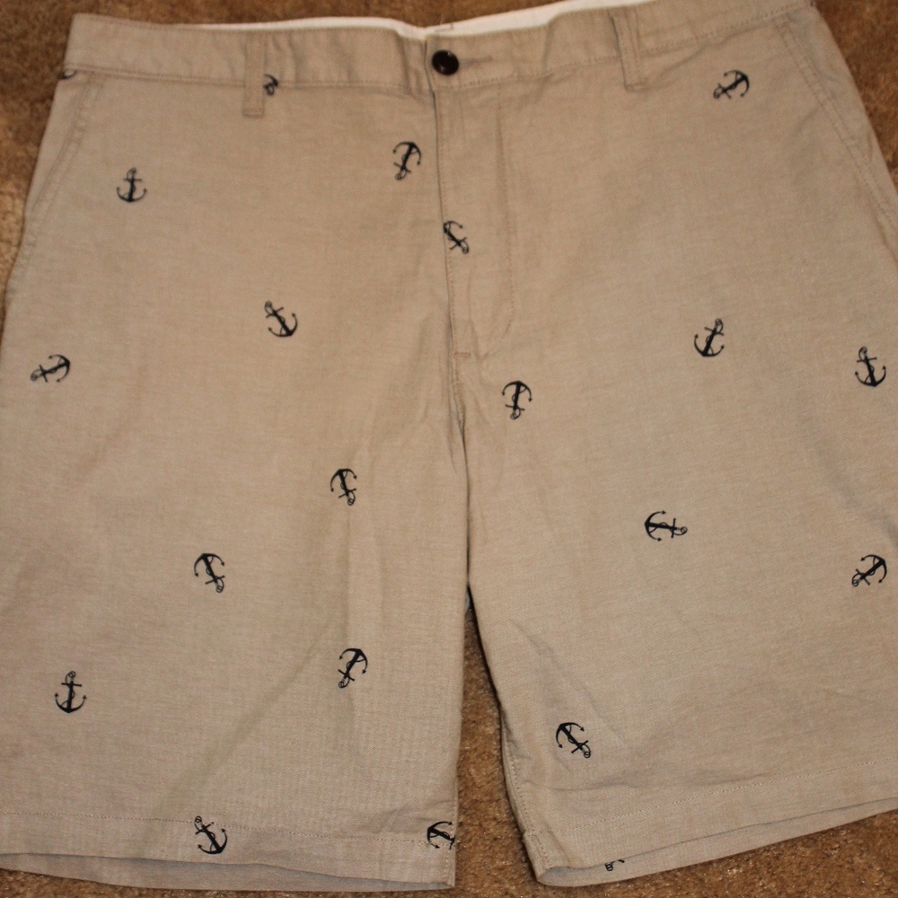 Dockers Shorts with Anchor Design